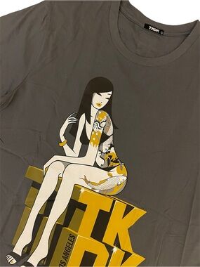 Tokidoki Koi Fish Tattooed Bikini Girl Los Angeles T-Shirt Men’s Large Tee NWT